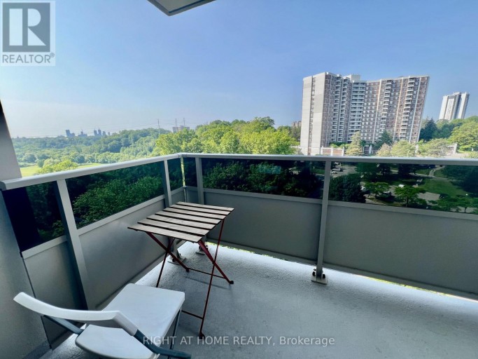 1008 - 20 EDGECLIFF GOLFWAY, Toronto (Flemingdon Park), Ontario, M3C3A4