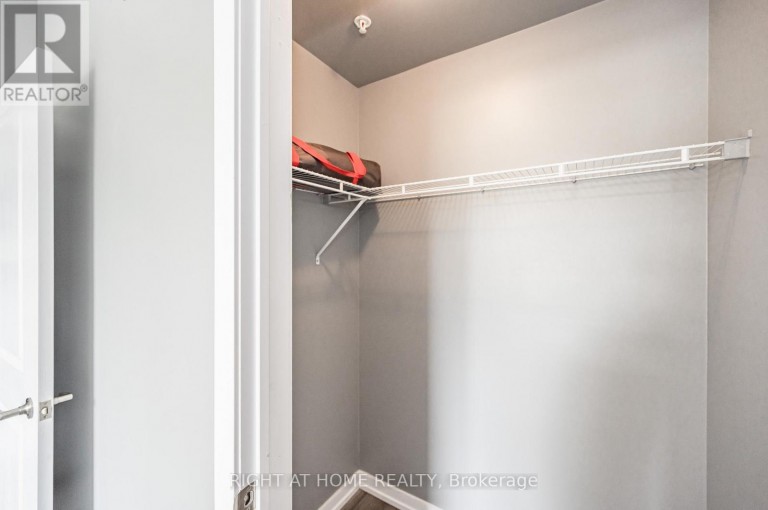 107 - 5020 CORPORATE DRIVE, Burlington (Uptown), Ontario, L7L0H7