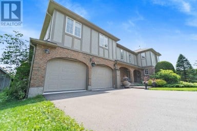1737 Queen ST Sault Ste. Marie Ontario photo 2