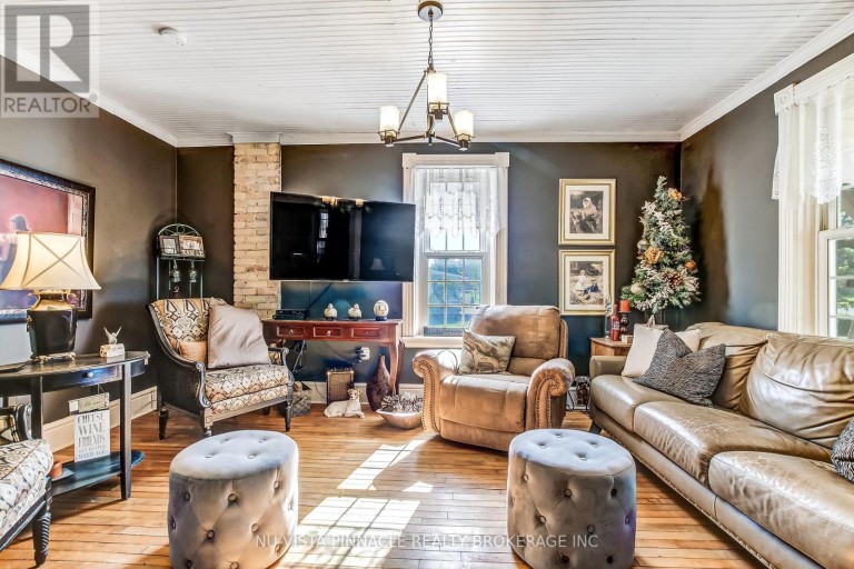 4378 MCGILLIVRAY DRIVE W, North Middlesex (Brinsley), Ontario, N0M1A0