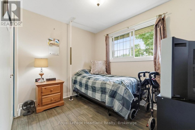 223 KEMP CRESCENT, Stratford, Ontario, N5A6Z5