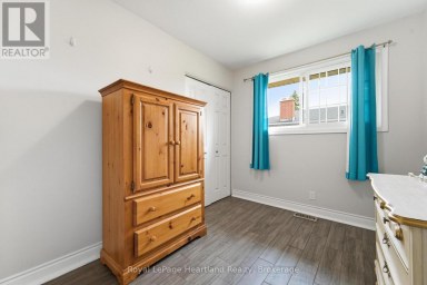 223 KEMP CRESCENT Stratford Ontario photo 20