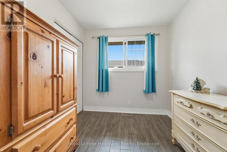 223 KEMP CRESCENT, Stratford, Ontario, N5A6Z5