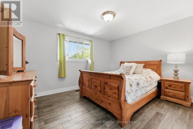 223 KEMP CRESCENT Stratford Ontario photo 22