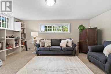 223 KEMP CRESCENT Stratford Ontario photo 29