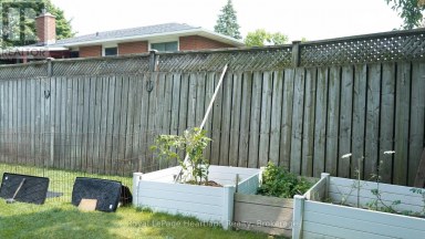 223 KEMP CRESCENT Stratford Ontario photo 37