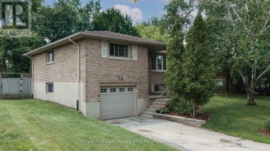 223 KEMP CRESCENT Stratford Ontario photo 42
