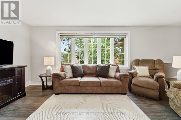 223 KEMP CRESCENT, Stratford, Ontario, N5A6Z5