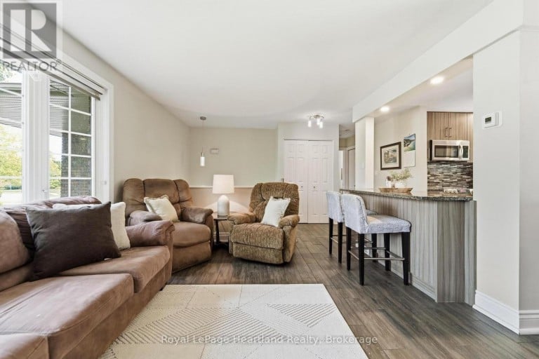 223 KEMP CRESCENT, Stratford, Ontario, N5A6Z5