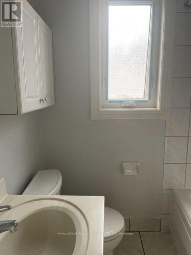12 CONISTON ROAD, Toronto (Clairlea-Birchmount), Ontario, M1L2J7