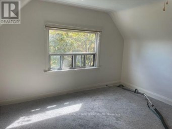 12 CONISTON ROAD Toronto (Clairlea-Birchmount) Ontario photo 3