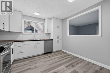 723 55 Avenue SW Calgary Alberta photo 16