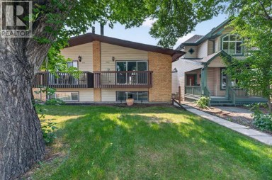 723 55 Avenue SW Calgary Alberta photo 2