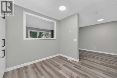 723 55 Avenue SW Calgary Alberta photo 22
