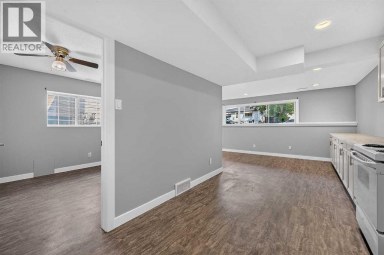 723 55 Avenue SW Calgary Alberta photo 39
