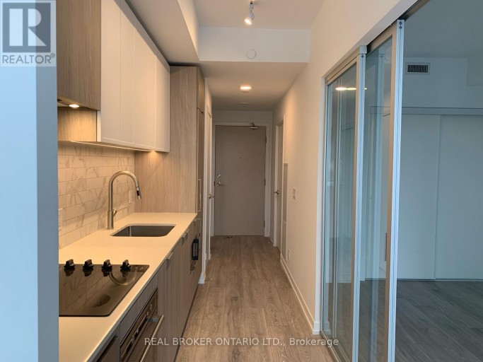 615 - 2020 BATHURST STREET, Toronto (Humewood-Cedarvale), Ontario, M5P0A6