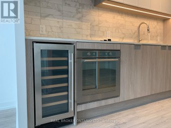 615 - 2020 BATHURST STREET Toronto (Humewood-Cedarvale) Ontario photo 12