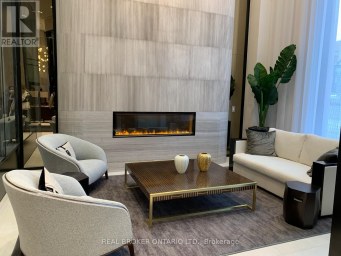 615 - 2020 BATHURST STREET Toronto (Humewood-Cedarvale) Ontario photo 3
