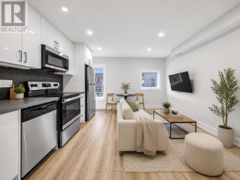 B - 851 DANFORTH AVENUE Toronto (Blake-Jones) Ontario photo 1