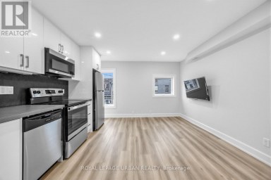 B - 851 DANFORTH AVENUE Toronto (Blake-Jones) Ontario photo 2