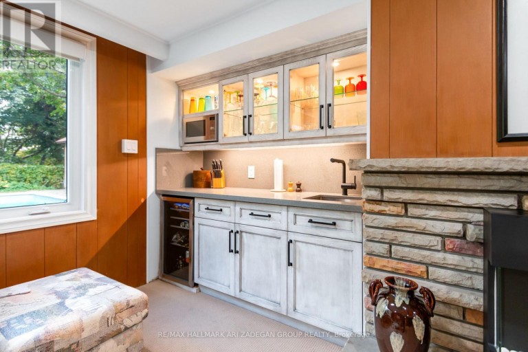 195 BURBANK DRIVE, Toronto (Bayview Village), Ontario, M2K1P5