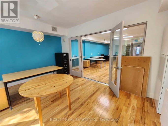 2ND FLR - 1052 QUEEN STREET W, Toronto (Trinity-Bellwoods), Ontario, M6J1H7