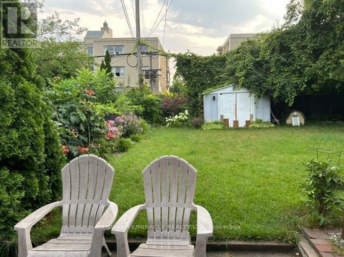 46 INNISWOOD ( UPPER LEVEL) DRIVE, Toronto (Wexford-Maryvale), Ontario, M1R1E5
