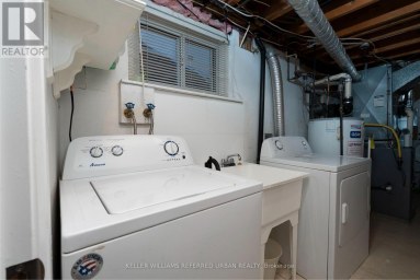 LOWER - 343 RANEE AVENUE Toronto (Yorkdale-Glen Park) Ontario photo 5