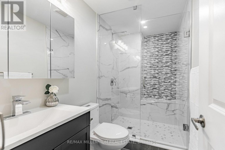 175 WOODGATE PINES DRIVE, Vaughan (Kleinburg), Ontario, L4H4K5