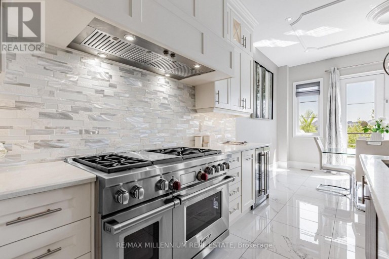 175 WOODGATE PINES DRIVE, Vaughan (Kleinburg), Ontario, L4H4K5