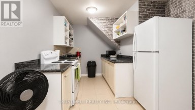 APT A - 122 ATLANTIC AVENUE Toronto (South Parkdale) Ontario photo 3