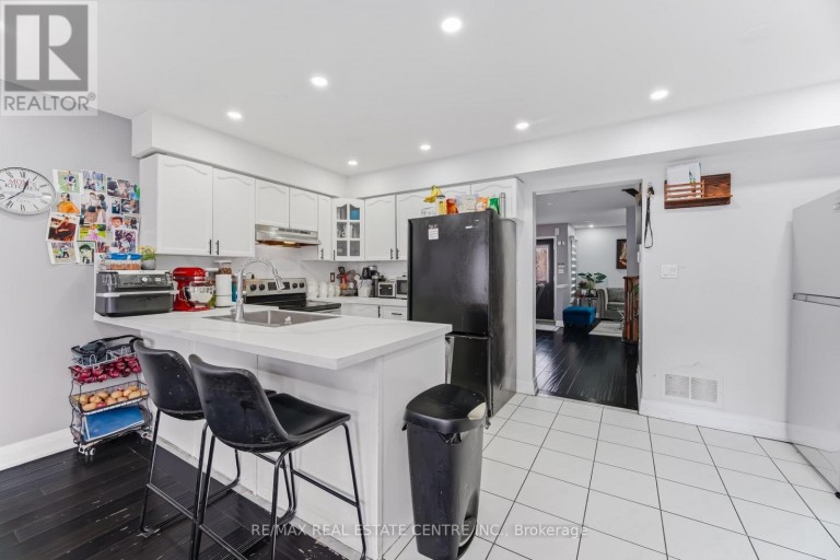 28 MOUNT FUJI CRESCENT, Brampton (Sandringham-Wellington), Ontario, L6R2L3