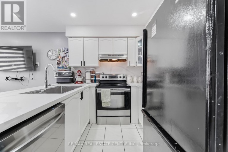 28 MOUNT FUJI CRESCENT, Brampton (Sandringham-Wellington), Ontario, L6R2L3