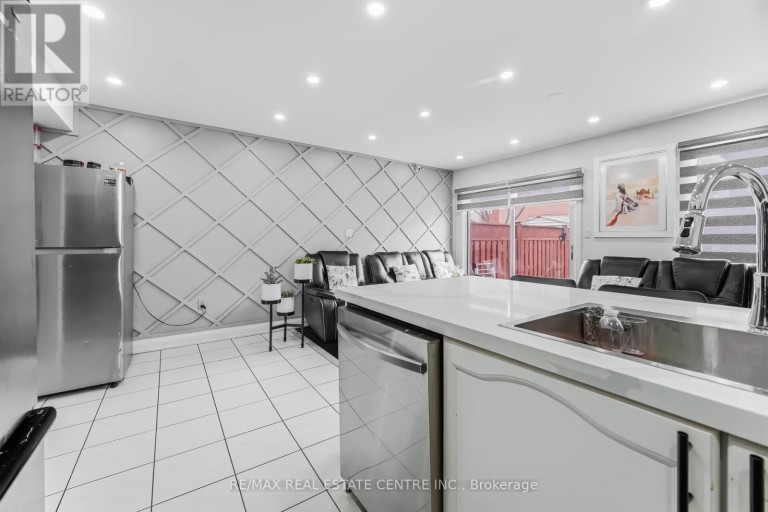 28 MOUNT FUJI CRESCENT, Brampton (Sandringham-Wellington), Ontario, L6R2L3