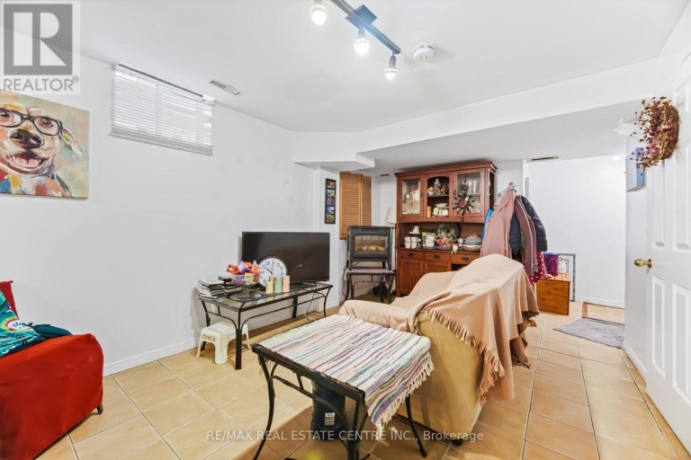 28 MOUNT FUJI CRESCENT, Brampton (Sandringham-Wellington), Ontario, L6R2L3