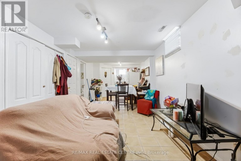 28 MOUNT FUJI CRESCENT, Brampton (Sandringham-Wellington), Ontario, L6R2L3