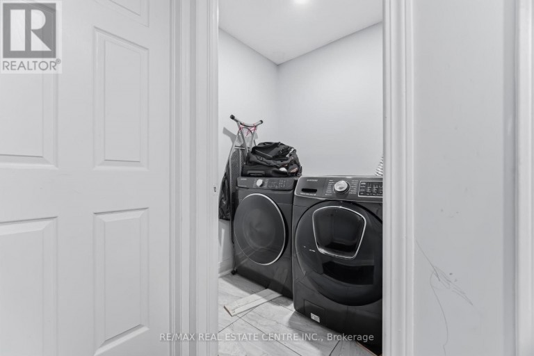 28 MOUNT FUJI CRESCENT, Brampton (Sandringham-Wellington), Ontario, L6R2L3