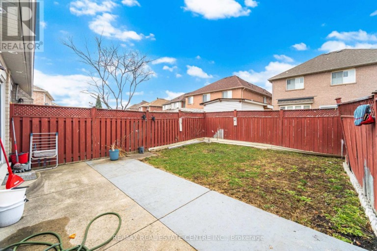 28 MOUNT FUJI CRESCENT, Brampton (Sandringham-Wellington), Ontario, L6R2L3