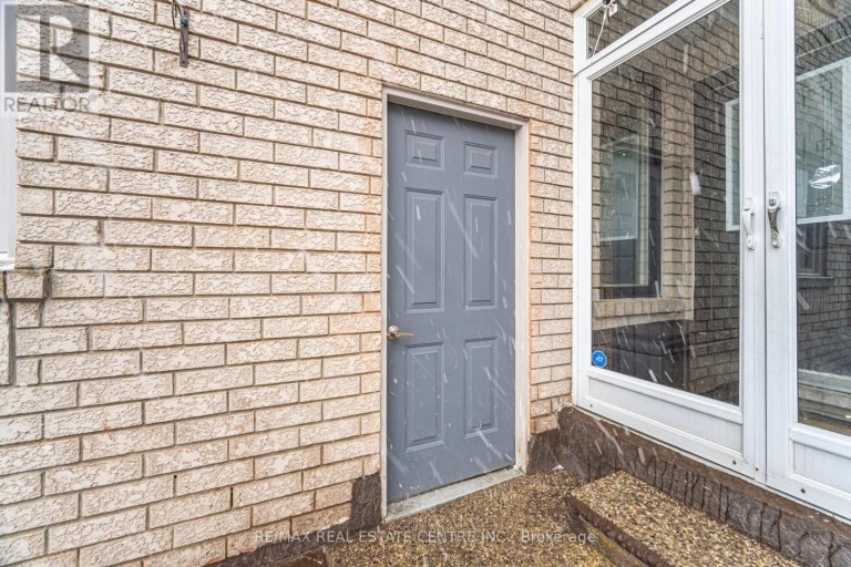 28 MOUNT FUJI CRESCENT, Brampton (Sandringham-Wellington), Ontario, L6R2L3