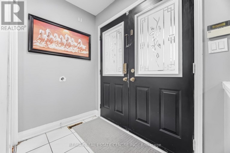 28 MOUNT FUJI CRESCENT, Brampton (Sandringham-Wellington), Ontario, L6R2L3