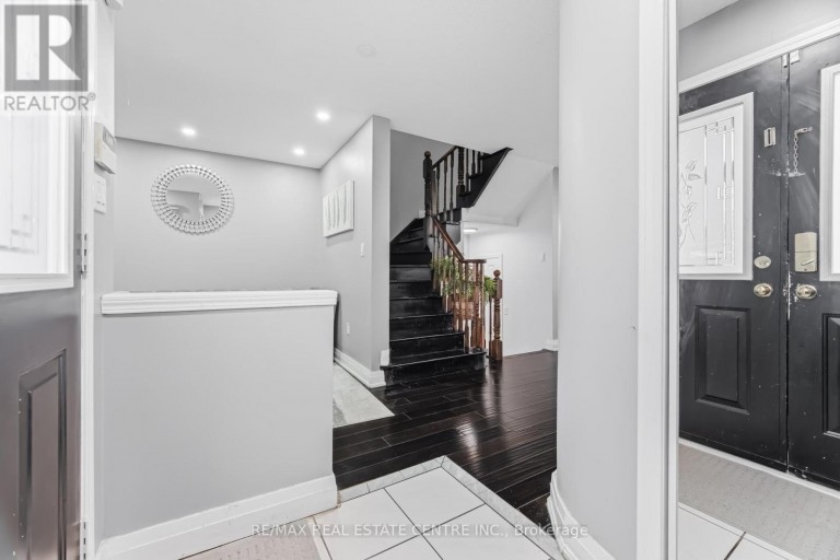 28 MOUNT FUJI CRESCENT, Brampton (Sandringham-Wellington), Ontario, L6R2L3