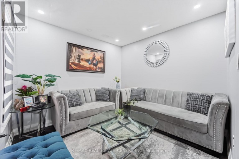 28 MOUNT FUJI CRESCENT, Brampton (Sandringham-Wellington), Ontario, L6R2L3