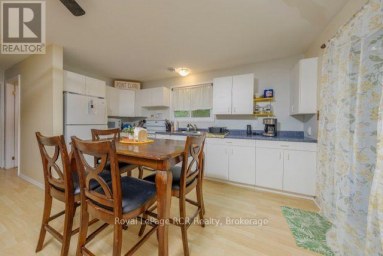 107 SENECA STREET Huron-Kinloss Ontario photo 7