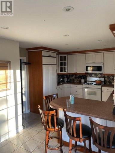 LOWER LEVEL BEDROOM - 105 CHIEFTAIN CRESCENT, Barrie (400 East), Ontario, L4N6J2