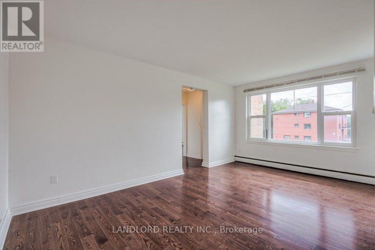204 - 111 CRAYDON ROAD, Whitby (Downtown Whitby), Ontario, L1N2B5