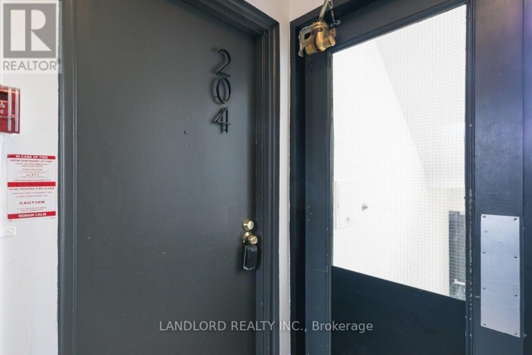 204 - 111 CRAYDON ROAD, Whitby (Downtown Whitby), Ontario, L1N2B5