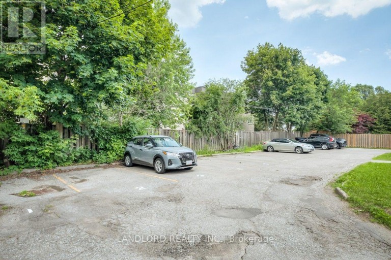 204 - 111 CRAYDON ROAD, Whitby (Downtown Whitby), Ontario, L1N2B5
