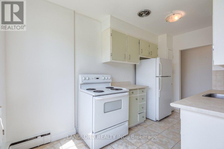 204 - 111 CRAYDON ROAD, Whitby (Downtown Whitby), Ontario, L1N2B5