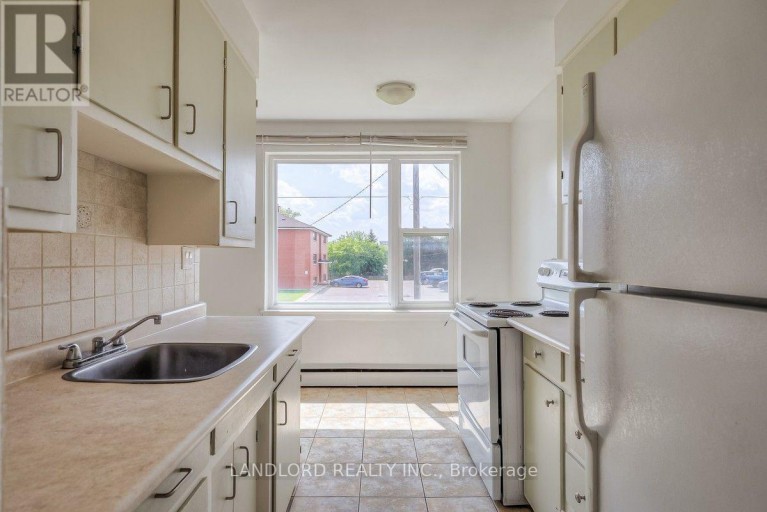 204 - 111 CRAYDON ROAD, Whitby (Downtown Whitby), Ontario, L1N2B5