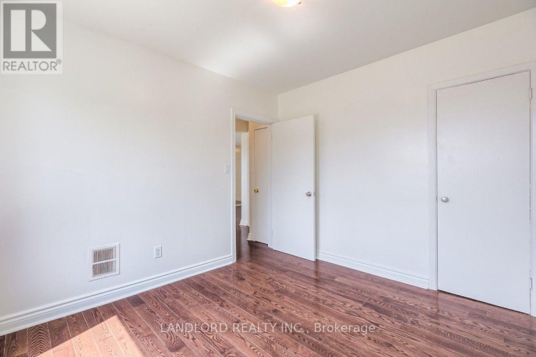 204 - 111 CRAYDON ROAD, Whitby (Downtown Whitby), Ontario, L1N2B5